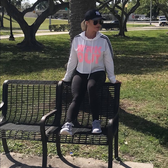 Light sweater top - Picture 1 of 5